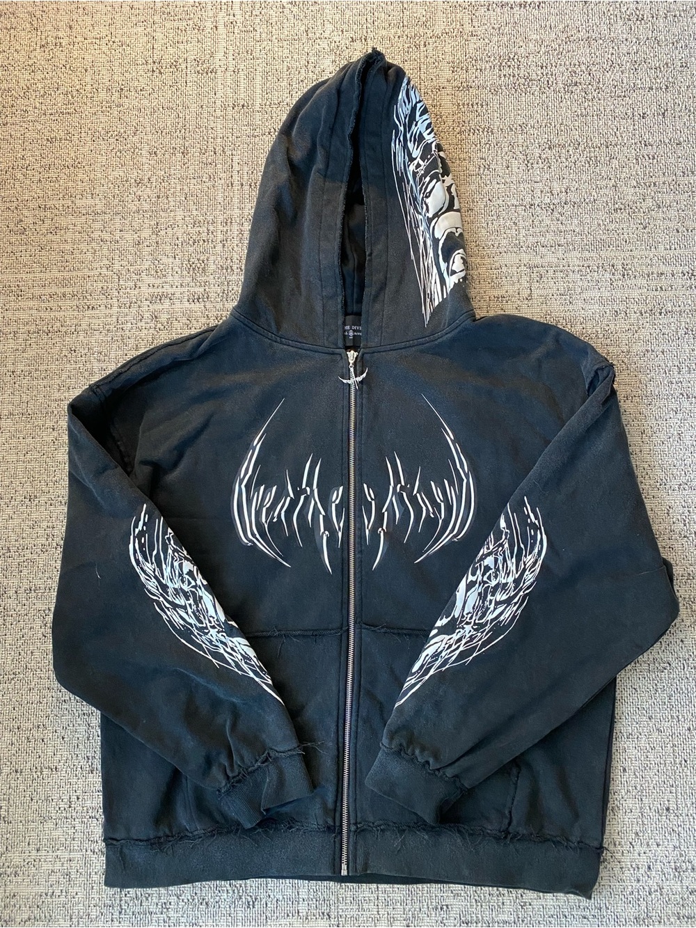 BREATHE DIVINITY HOODIE - Size XL